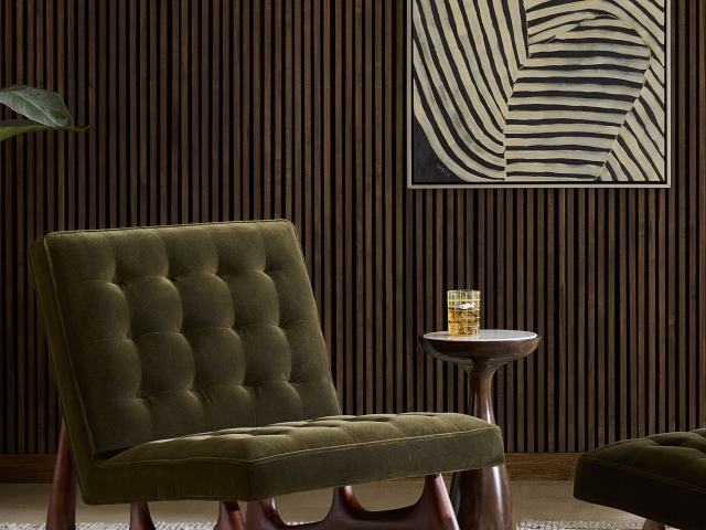 Jonathan Adler – Living room – Buenos Aires lounge chair, Buenos Aires drinks table – Portrait